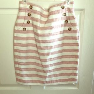 Fitted stripped skirt